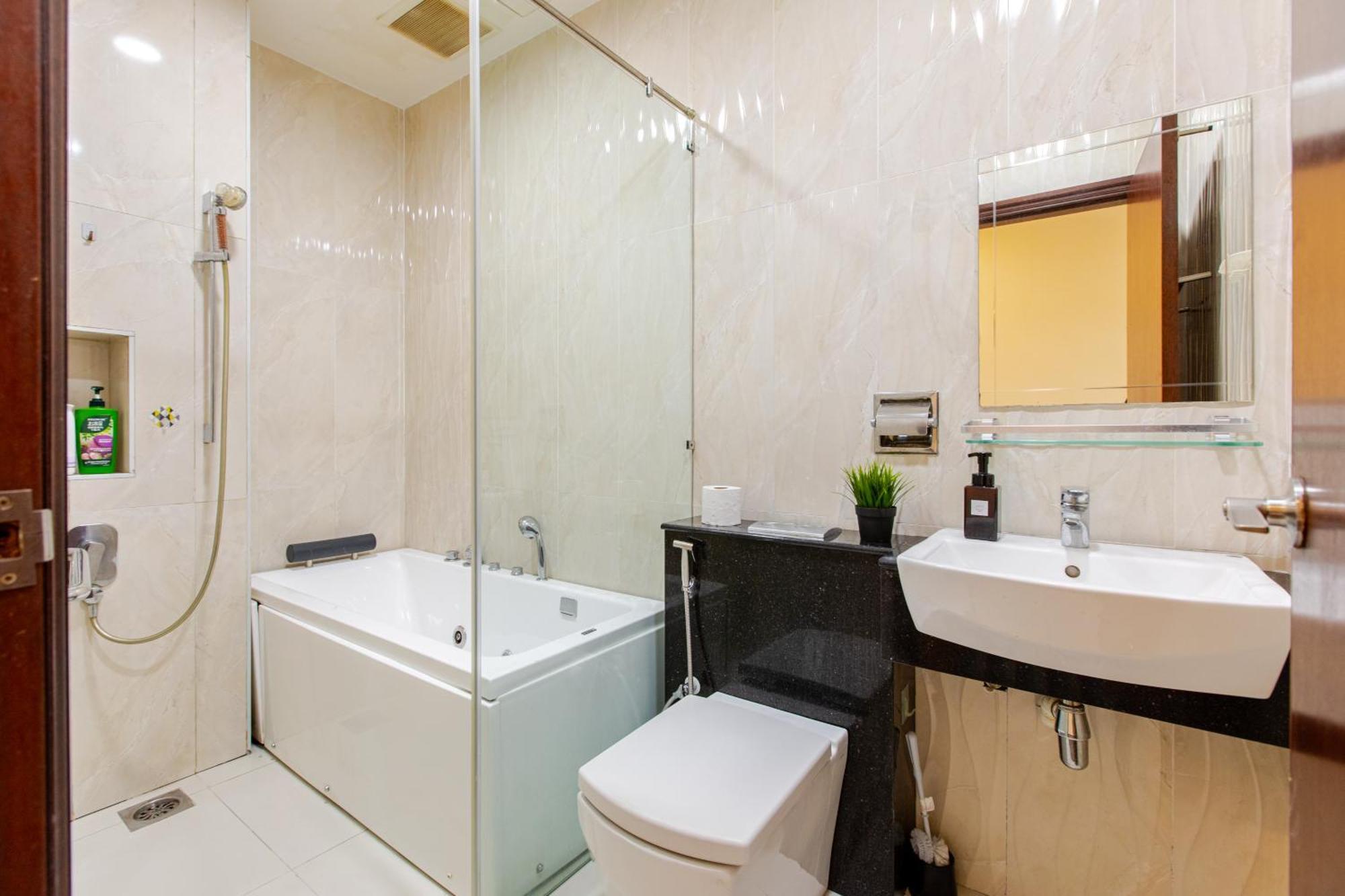 Paragon With Private Jacuzzi Near Ciq Rts * Johor Bahru