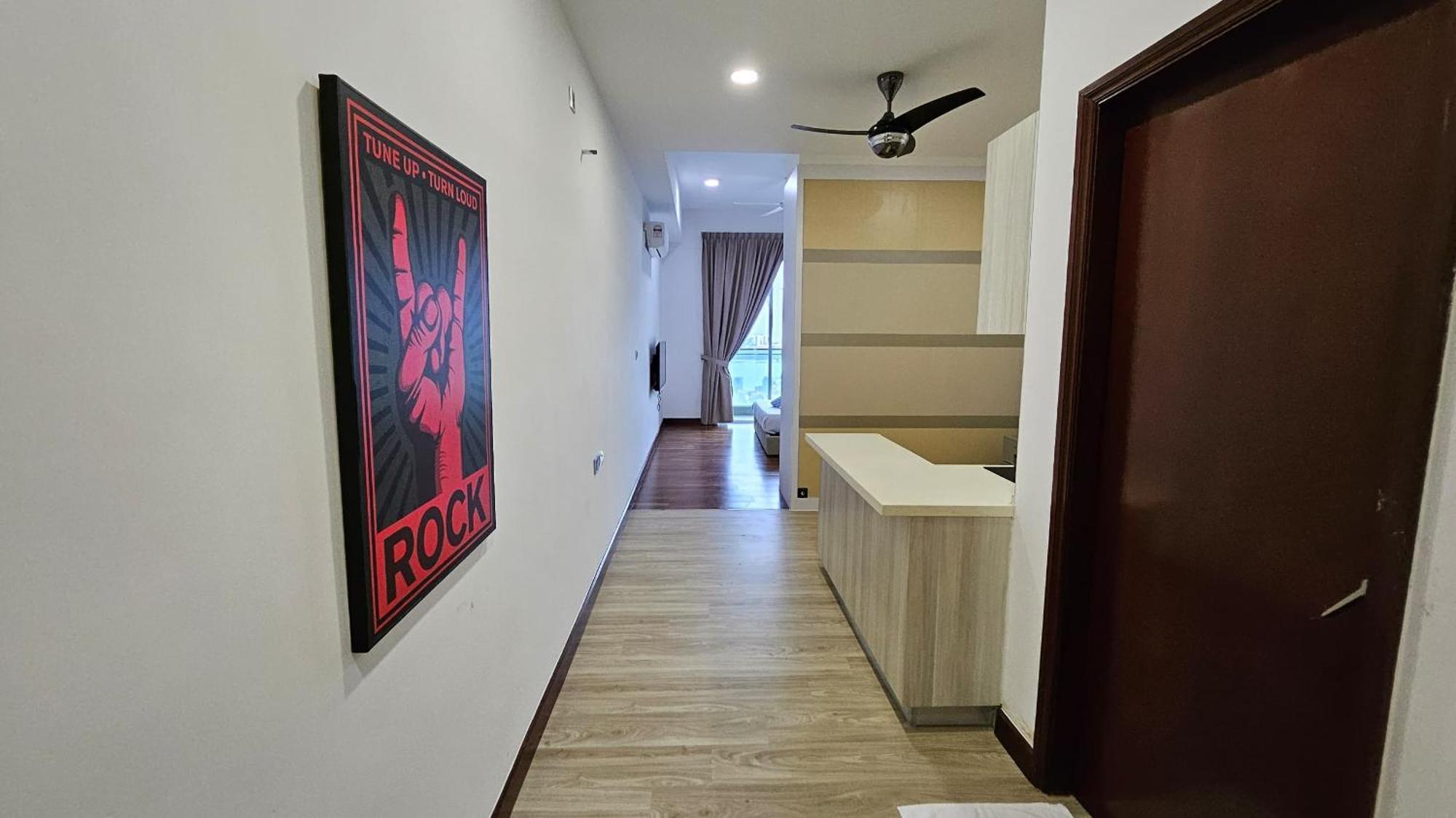 Paragon With Private Jacuzzi Near Ciq Rts Apartment *