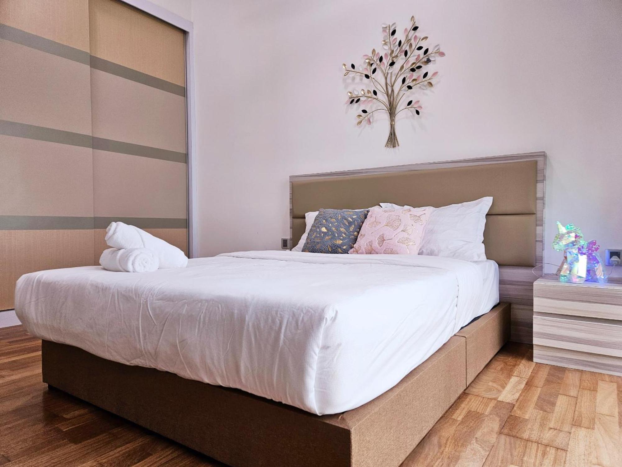 Paragon With Private Jacuzzi Near Ciq Rts Apartment